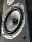 Wilson Six — podlahové reproduktory s předním basreflexem, 45 Hz
